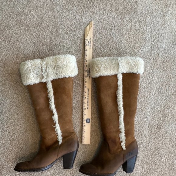 Walnut Shearling Frappe Boots With Heel - Picture 5 of 5